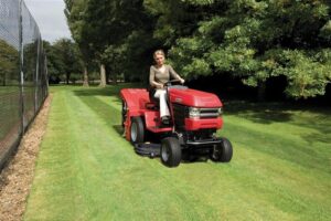 Westwood V25-50HE inc 50 IBS Deck & Powered Grass Collector