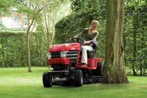 Westwood V25-50HE inc 50 IBS Deck & Powered Grass Collector