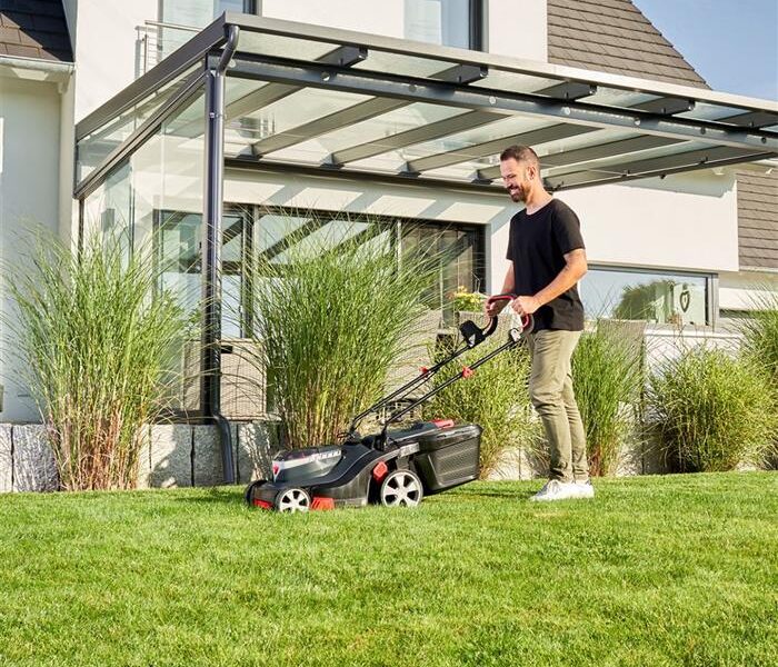 Spring Lawn Care Tips: A Guide to a Lush, Green Lawn 