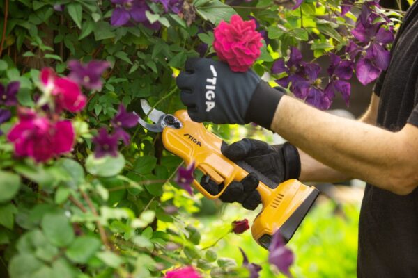 Stiga SC 100e Cordless Pruning Shears Kit - Image 4