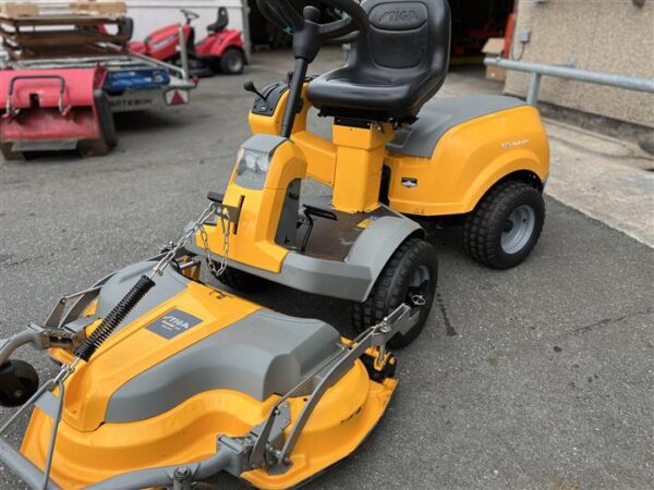 Used Stiga Park 520P Outfront ride on Mower c/w 100cm Deck